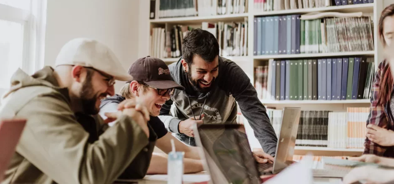 How to Learn Career Lessons From Experienced Colleagues